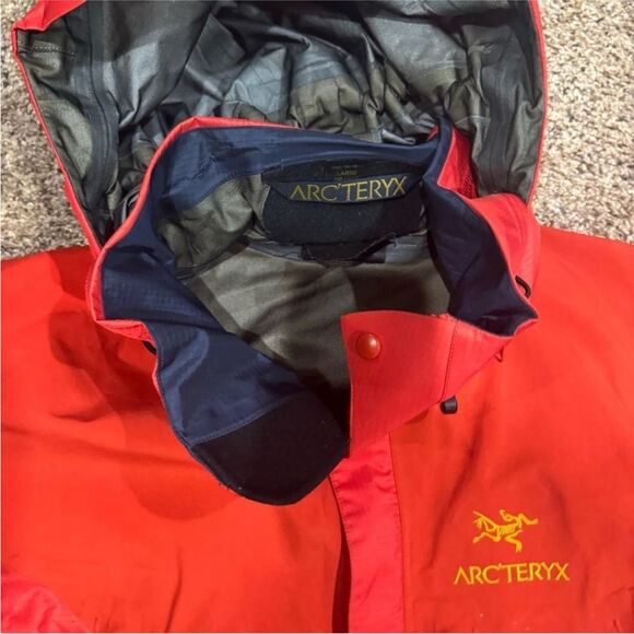 Arc’teryx Theta LT Jacket – Vintage 1998 Molten & Gold| Made in Canada | Large - Picture 3 of 16